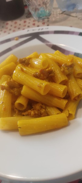IN CUCINA CON ARSELIO: Pasta con salsiccia zafferano e pecorino