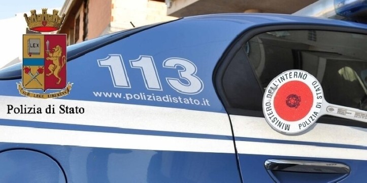 Uomo inveisce nel Pub ed aggredisce i poliziotti. 