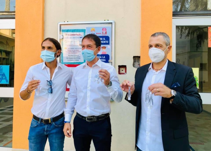Sesto - PRO SESTO DONA GEL IGIENIZZANTE A TUTTI I ‘REMIGINI’