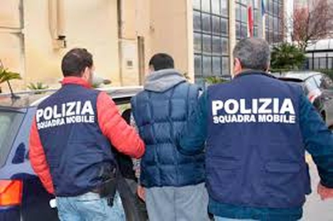Sesto - Insegue e sperona l’auto della moglie Arrestato