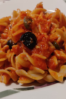 IN CUCINA CON ARSELIO: Fusilloni con baccalà capperi, olive nere al forno