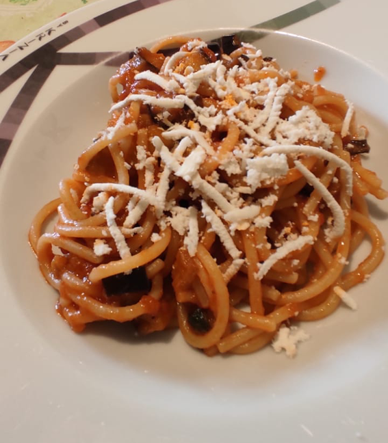 IN CUCINA CON ARSELIO: Pasta con melanzane  semplicissima