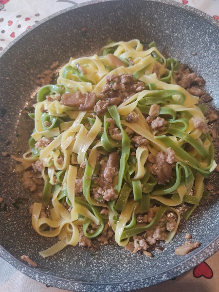 Paglia e Fieno con salsiccia e Funghi x 2