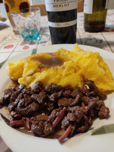 Straccetti di vitellone con polenta