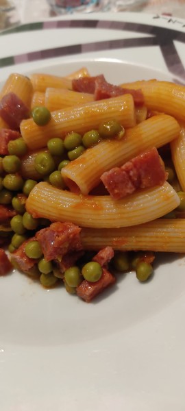 IN CUCINA CON ARSELIO: Maccheroni con ciauscolo piselli e parmigiano