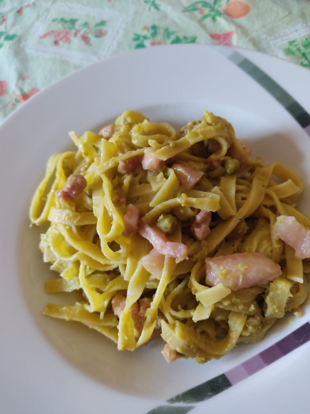 IN CUCINA CON ARSELIO: Tagliatelle con crema di piselli, menta e guanciale.