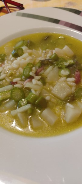 IN CUCINA CON ARSELIO:  Minestra con riso patate e asparagi