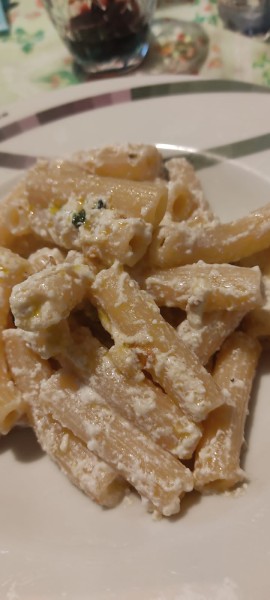 IN CUCINA CON ARSELIO: Pasta con ricotta zucchina e parmigiano