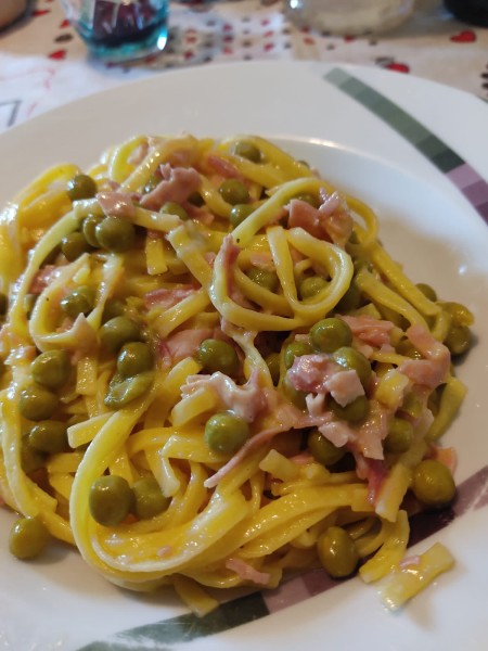 IN CUCINA CON ARSELIO: Tagliatelle con cotto piselli e crema di pecorino